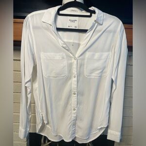 Abercrombie & Fitch women’s white button down shirt